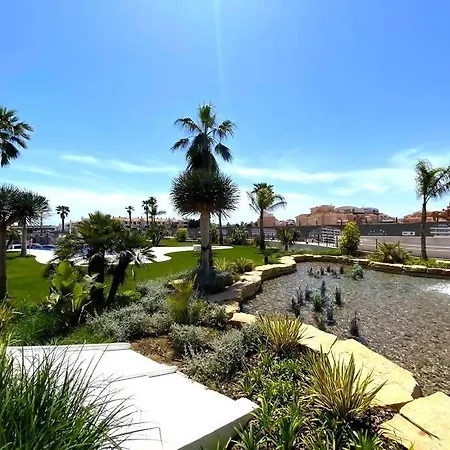 Lujoso Atico En Flamenca Village!