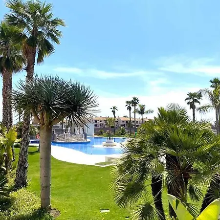 Lujoso Atico En Flamenca Village! *